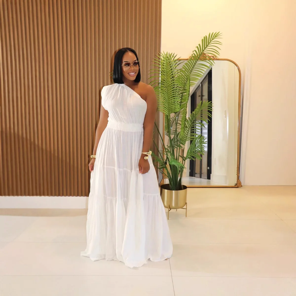 

Женское сексуальное платье на одно плечо без рукавов, модное, плиссированное, асимметричное, для коктейльных вечеринок и клубов, длинное.