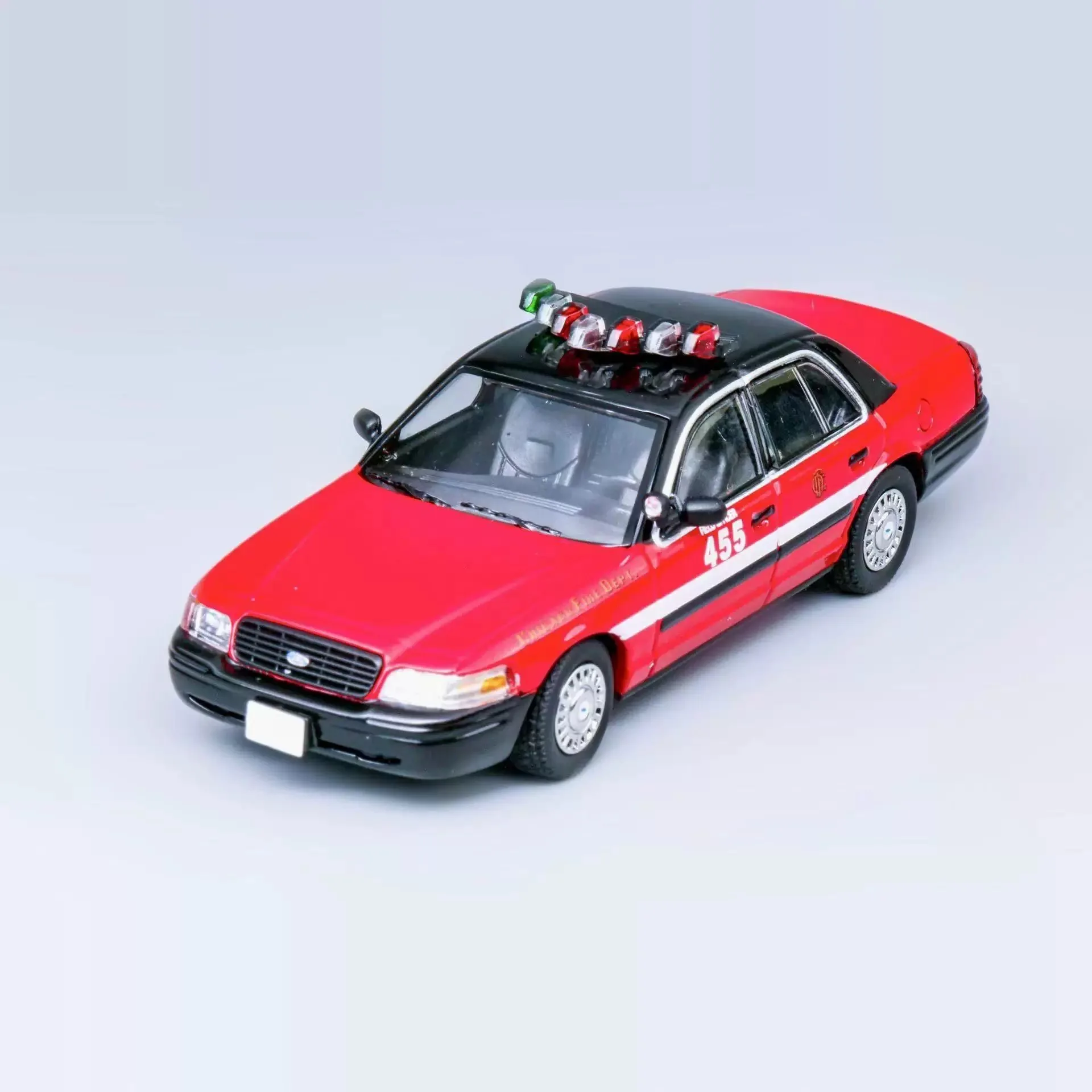 Rollin 1:64 Ford Crown Victoria Chicago Fire Christmas Limited Edition Alloy car model