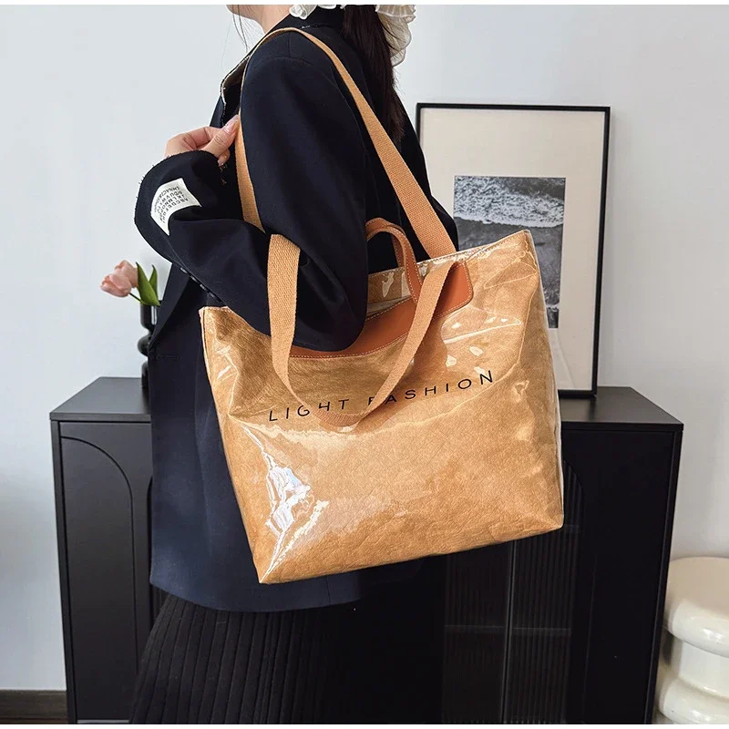 Klare Tragetasche aus PVC-Kraftpapier mit Farbkontrast, luxuriöse Vintage-Hobo-Umhängetasche, wasserdichte Shopper-Handtasche mit Buchstaben oben – Detail 23