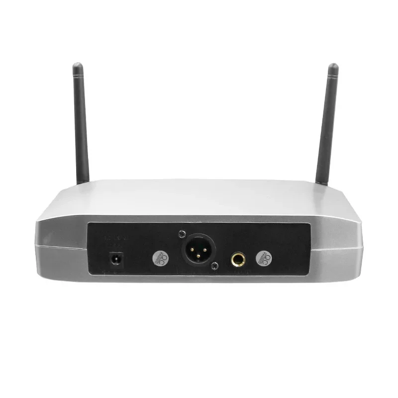 

One to four UHF FM, wireless microphone ktv stage sound card, handheld microphone for performance conferences