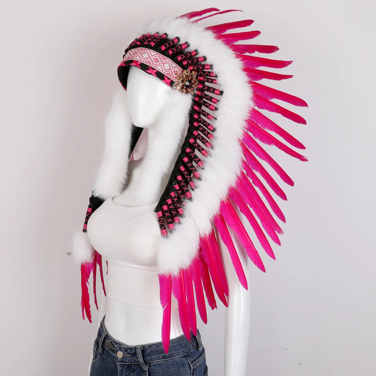 Festa de halloween desempenho pena cocar chefe indiano chapéu bar palco entretenimento local decoração acessórios adereços