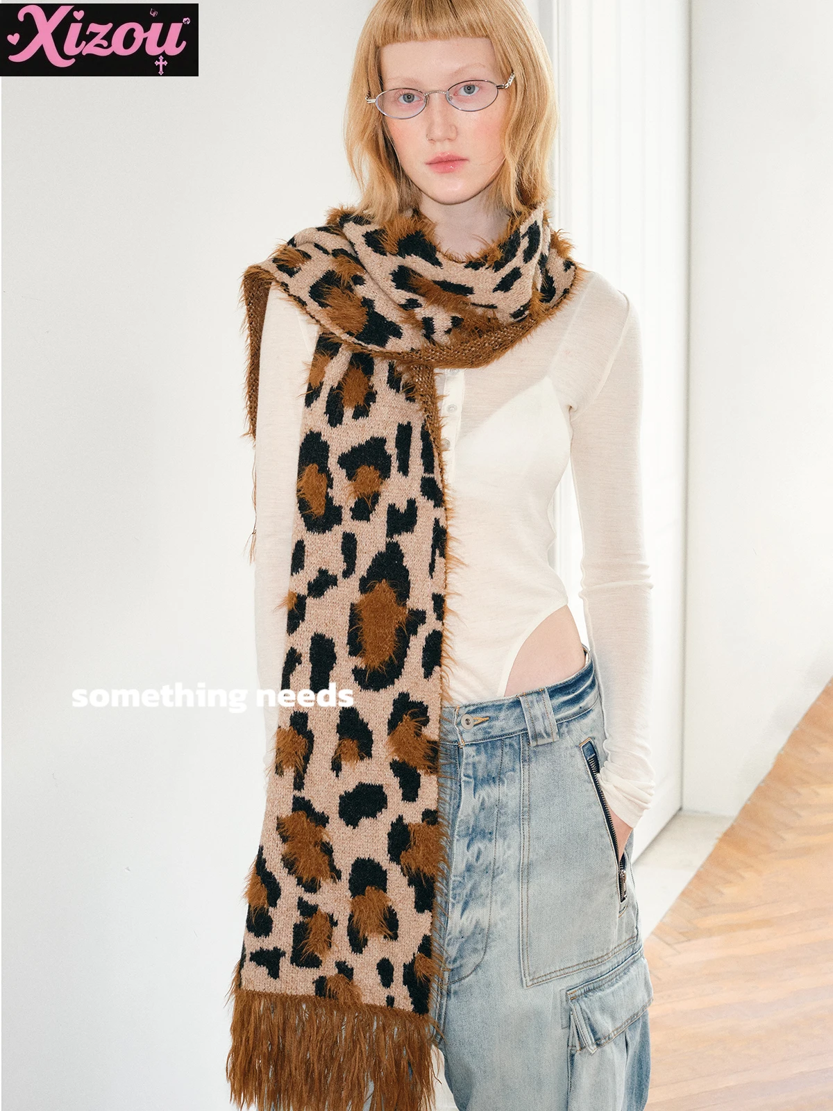

2025 новый модный богемный шарф из перьевой пряжи с леопардовым принтом, женский зимний теплый ветрозащитный шерстяной шарф с бахромой, холодный шарф для пары