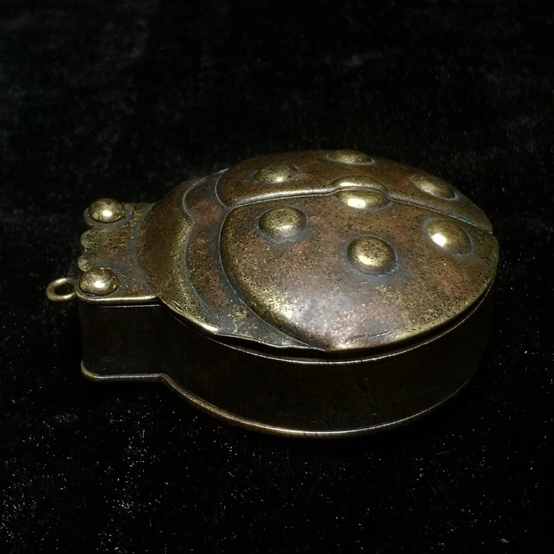 YIZHU CULTUER ART Size 7.5 × 6 cm Old Chinese Bronze Handmade Beatles Shape Folding ink Box Collection