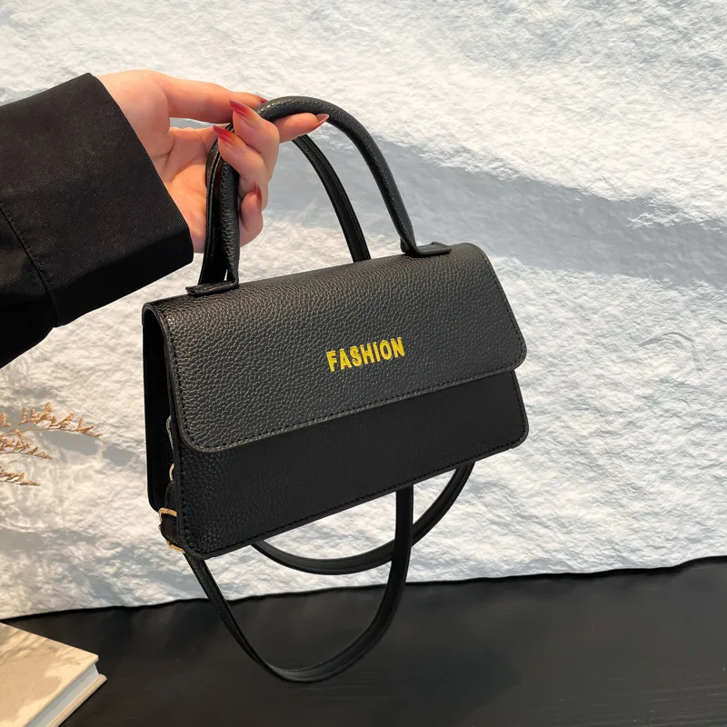 Premium sense portable small square bag, premium texture lychee pattern commuter messenger bag