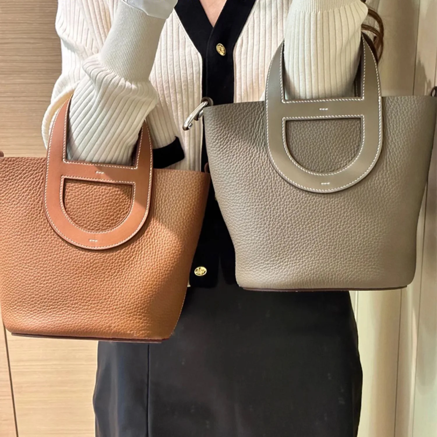 Women Large Capacity Bucket Bag Soft Pebble Grain Top Grain Cowhide Elegant Versatile Shoulder Crossbody Purse Casual for Daily