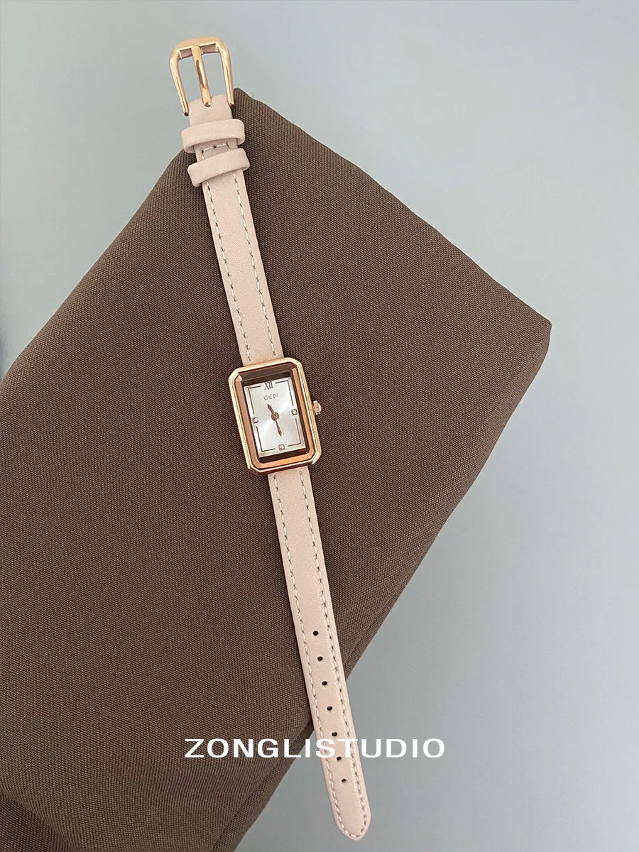 Retro Leather Watch For Women, Small And Exquisite, Stylish And Elegant, High-End And Luxurious Design With A Leather Strap.