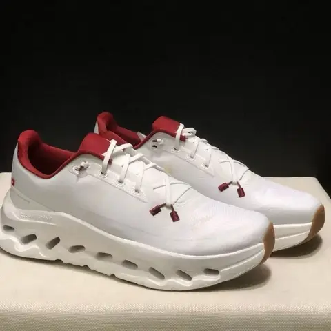 Lightweight Sport Shoes for Men and Women, Breathable Sneakers with Shock Absorbing Sole