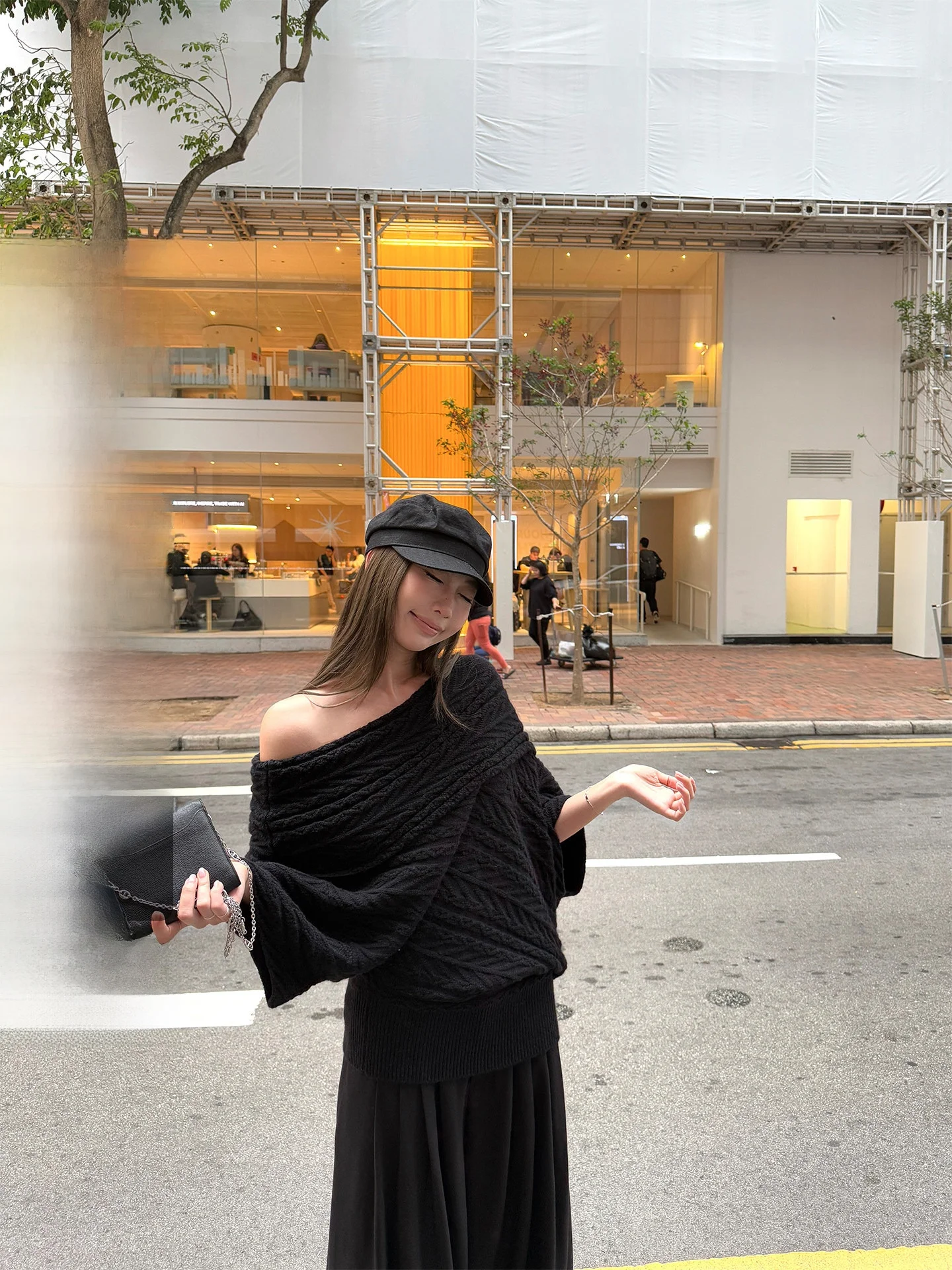 

Черный вязаный женский свитер с асимметричным вырезом на плече, ранневесенний дизайн, приталенный крой, простой стиль