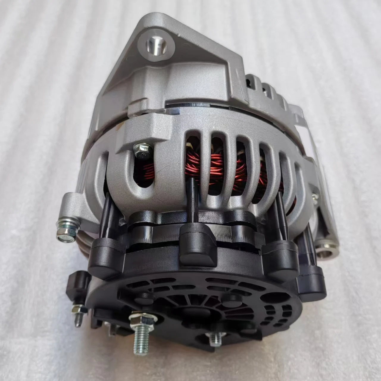 高品質新品自動車部品エンジンオルタネーターバス発電機（宇通中通向け）