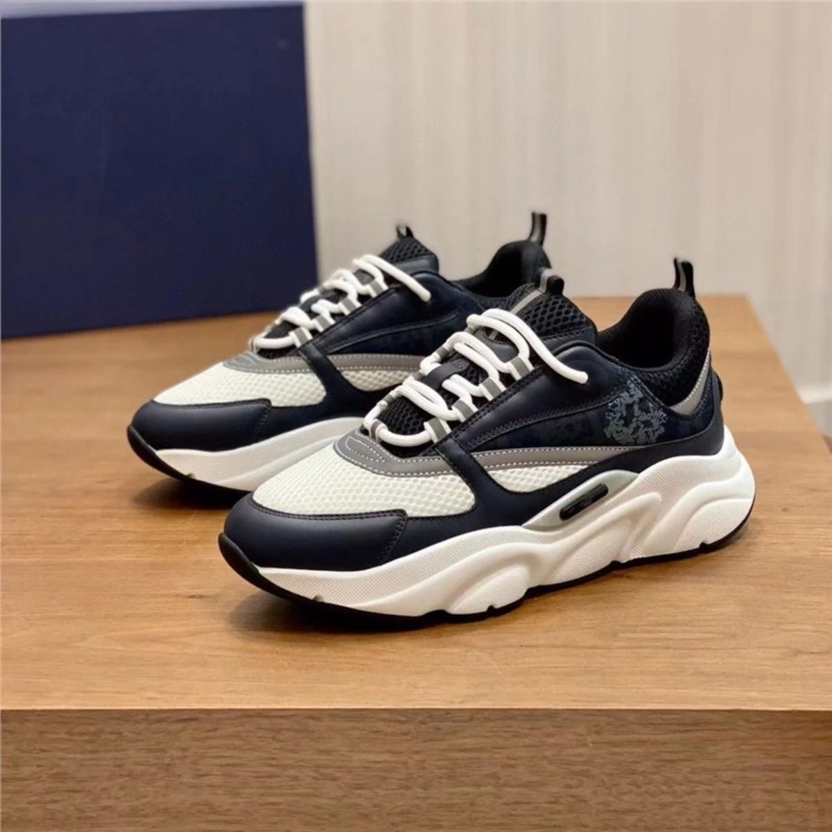 נעלי ספורט לגברים, דגם דאד סניקרס, יוקרתיות, קז'ואל, עבות, נושמות, אופנתיות, רב-תכליתיות, מגביהות, להליכה ולריצה