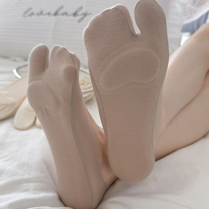 Sponge Cushion Two Finger Socks Invisible Non-slip Low Cut Sock Solid Color Comfortable Breathable Summer Thin Cotton Tabi Socks - view 3