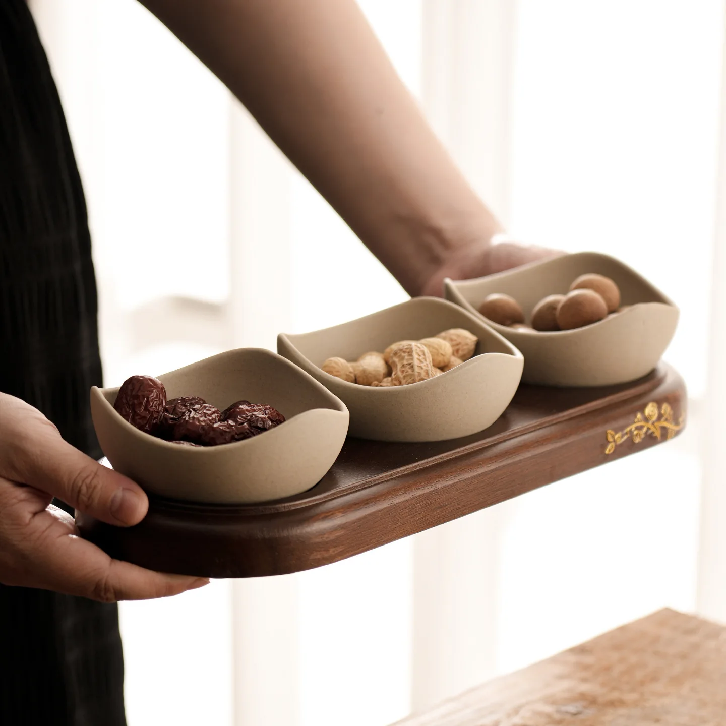 

Wooden dried fruit plate Household coffee table Clay snack bowl Creative nut plate Fruit plate Acacia wooden tray