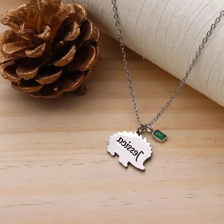 

Ожерелье-чокер с подвеской в виде ежика Chandler Custom Name из нержавеющей стали для женщин, цепочка на ключицу, милые украшения с животными, подарки для девушек
