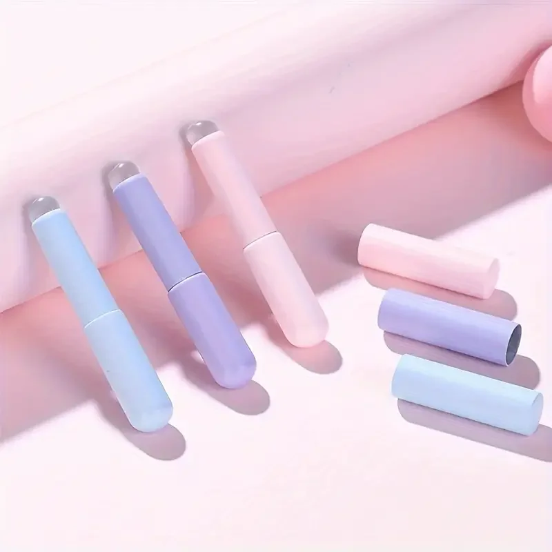 Nouveau pinceau à lèvres en silicone de couleur avec couvercle, adapté au correcteur, au blush et aux teintes pour les lèvres, mini pinceau cosmétique portable sans couture.