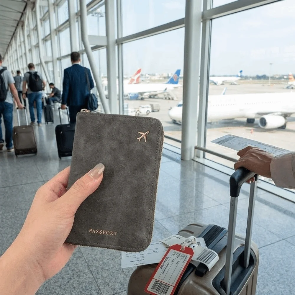 

With Zipper RFID Passport Cover Thickened Leather Travel Organizer Anti-Theft Multi-Functional Card Holder Wallet