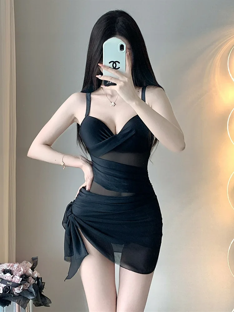 One-piece swimsuis for women 2026 High-end summer sexy hides belly slim beach gathering swimsuit women's swiming clothing