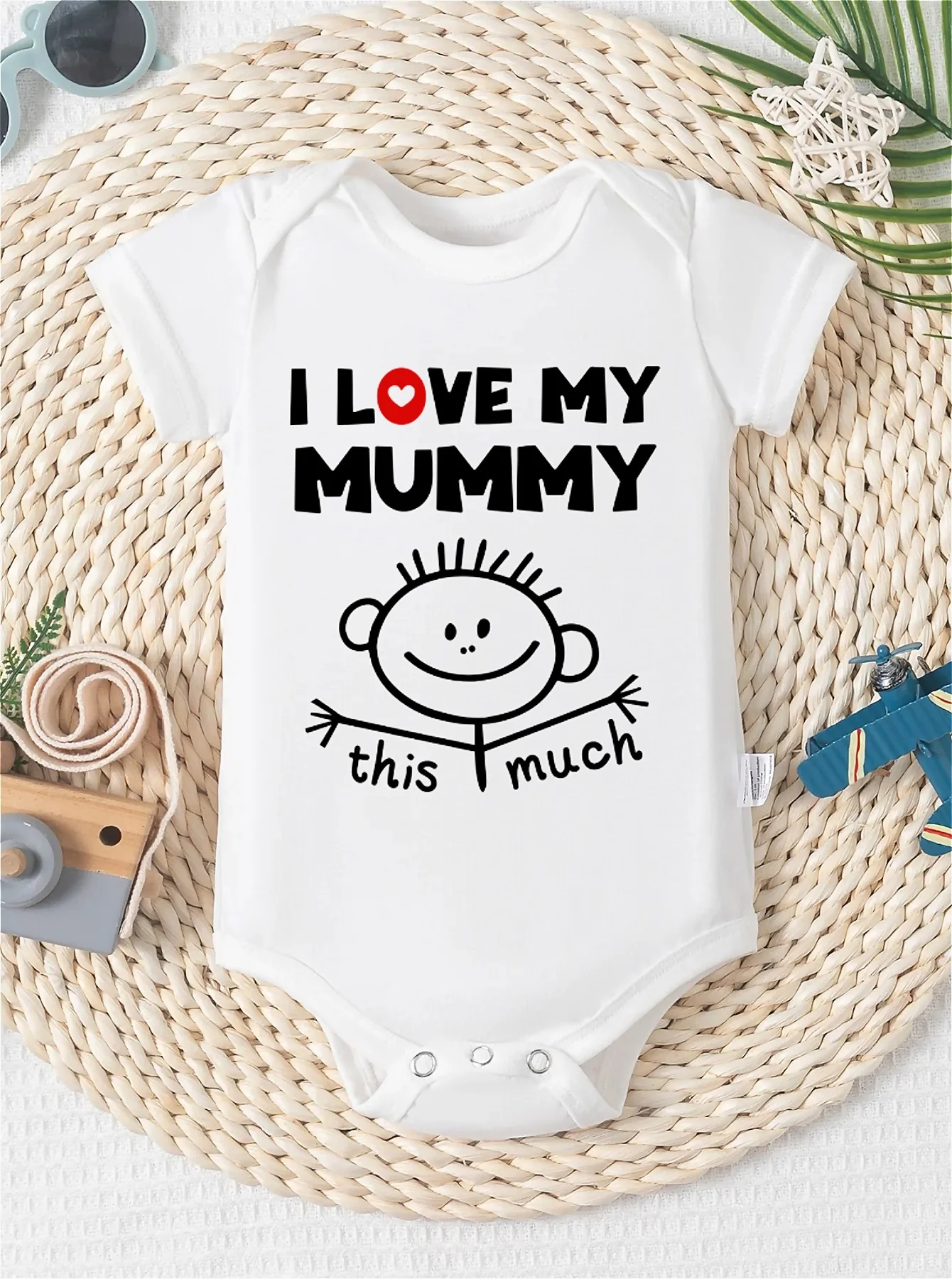 I love my mother very much. Printed round neck triangular jumpsuit, slightly stretched, fashionable, versatile, breathable