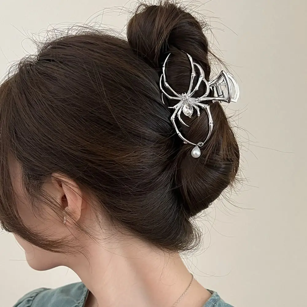 Creative Hollow Spider Hair Claw Pearl rhinestone Large Shark Clip Korean Style Headwear Metal Hair Claw Party - view 4