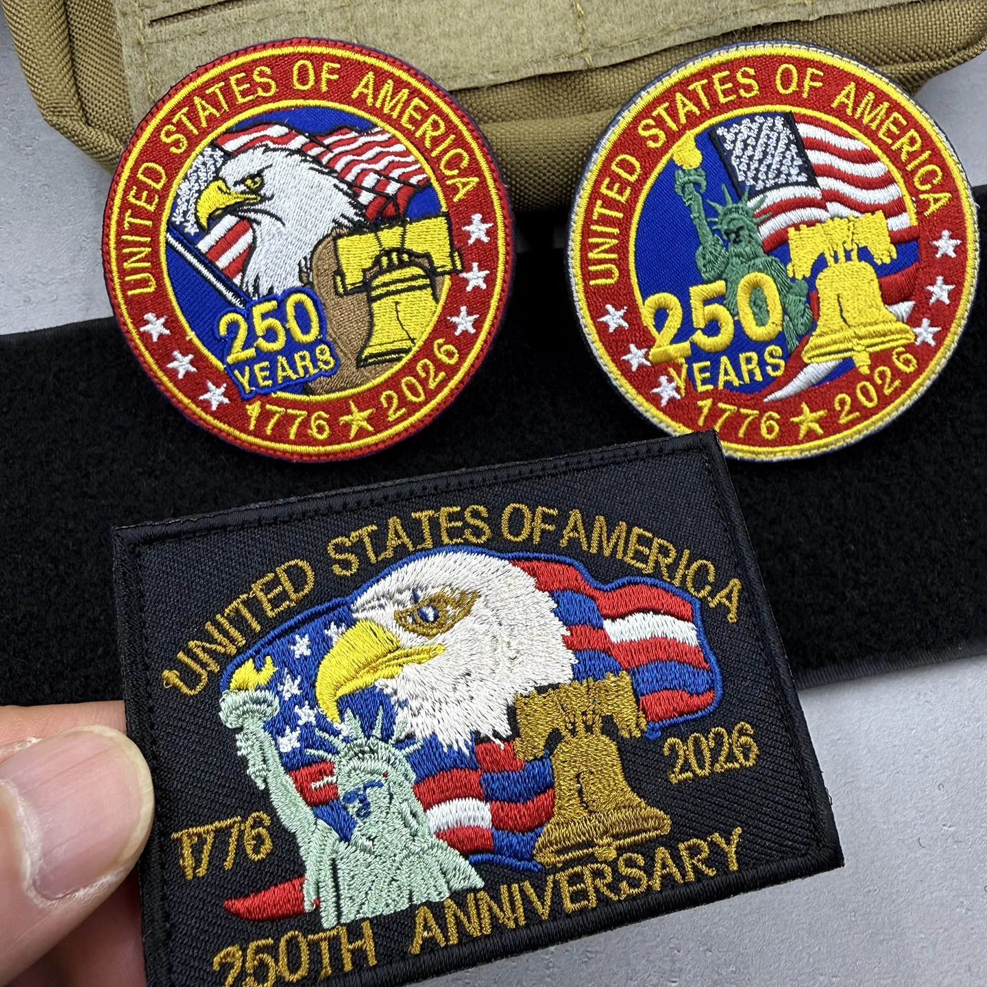 USA 250. Jubiläums-Patch 1776-2026 Amerikanische Flagge Adler Freiheitsstatue Besticktes Taktisches Klett-Abzeichen für Rucksack – Detail 3