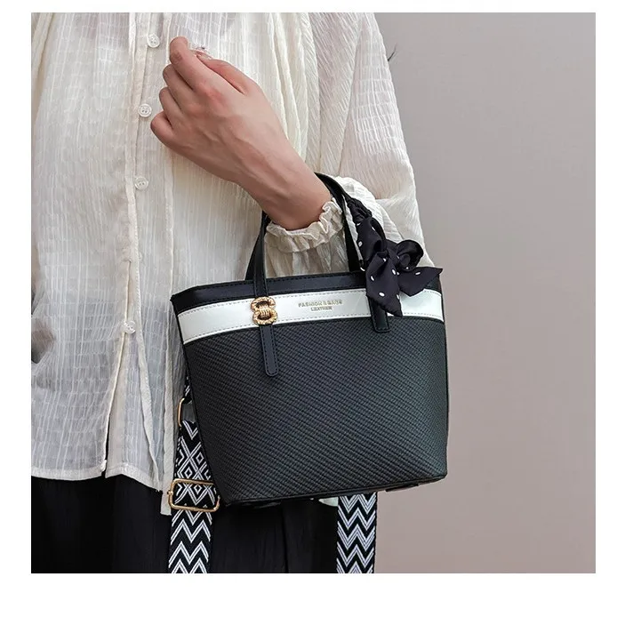 

2025 Women's Chic Crocodile Tote - Elegant Dual-compartment Shoulder & Crossbody Purse for Effortless Outings