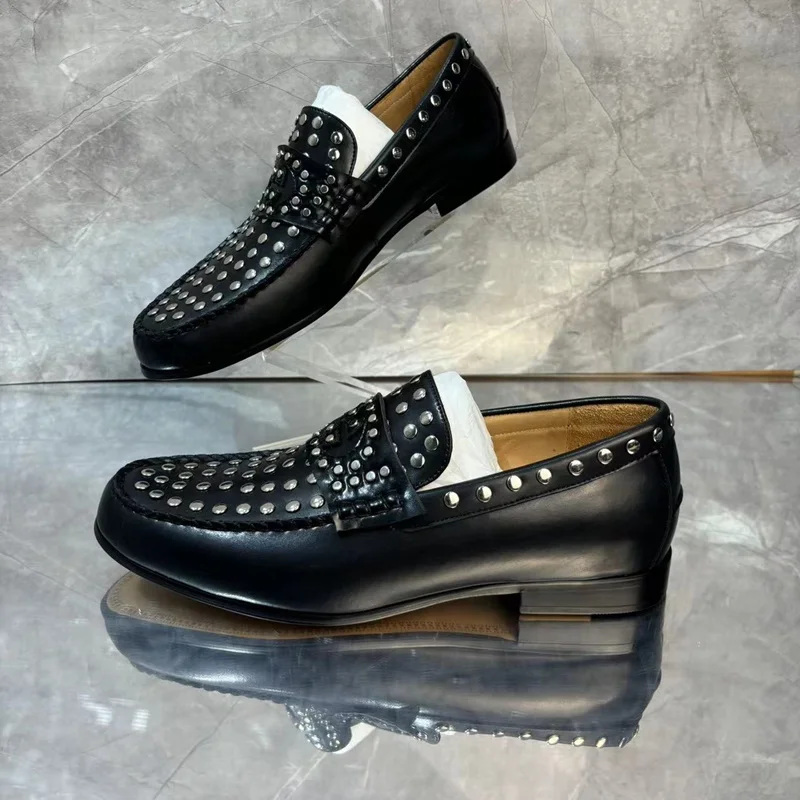 New Style Black Genuine Leather Shoes Men Rivets Loafers Luxury Slip On Dress Shoes Designer Office Shoes