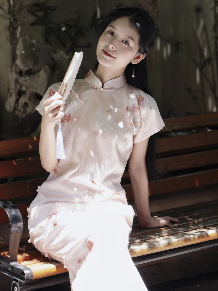 

Летнее платье-миди в ретро-стиле с асимметричным воротником для повседневной носки