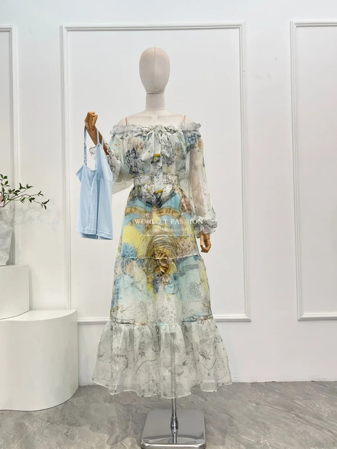 2025 New High Quality Floral Map Star Print The Off Shoulder Ruffles Diamonds Blouse Tops and Midi Skirt Set