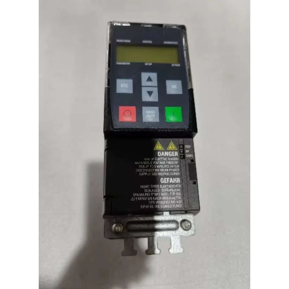 6SL3210-1KE12-3AB1  G120C 0.75kW 3AC 380-480V VFD Inverter Without EMC Filter Industrial Frequency Converter Drive