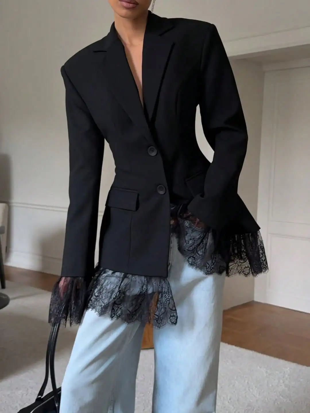 

Женский черный блейзер с кружевной отделкой, карманами и застежкой на пуговицы, для офиса и вечерних мероприятий