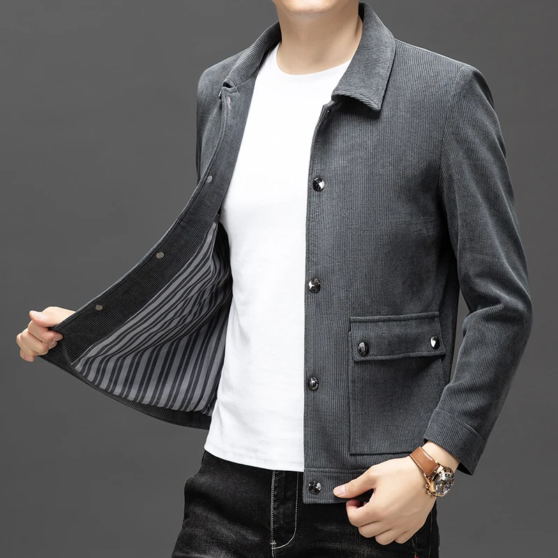 

Высококачественная стильная, крутая, универсальная и повседневная куртка в корейском стиле для мужчин среднего и молодого возраста весной и осенью.