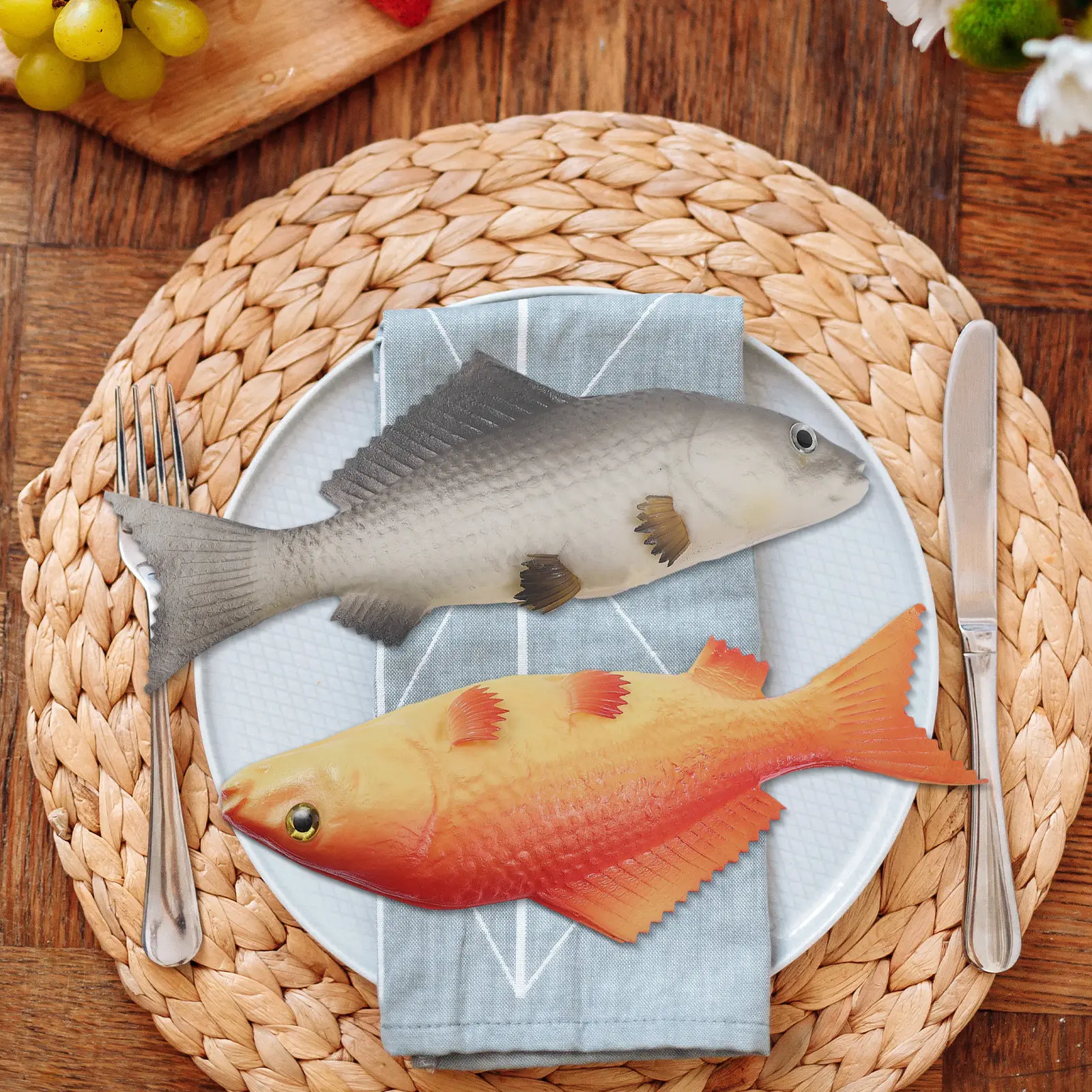 

2Pcs Simulation Fish Shape Decoration PU Material Realistic Desktop Ornament Kids Educational Fish Shape Display Home Decor