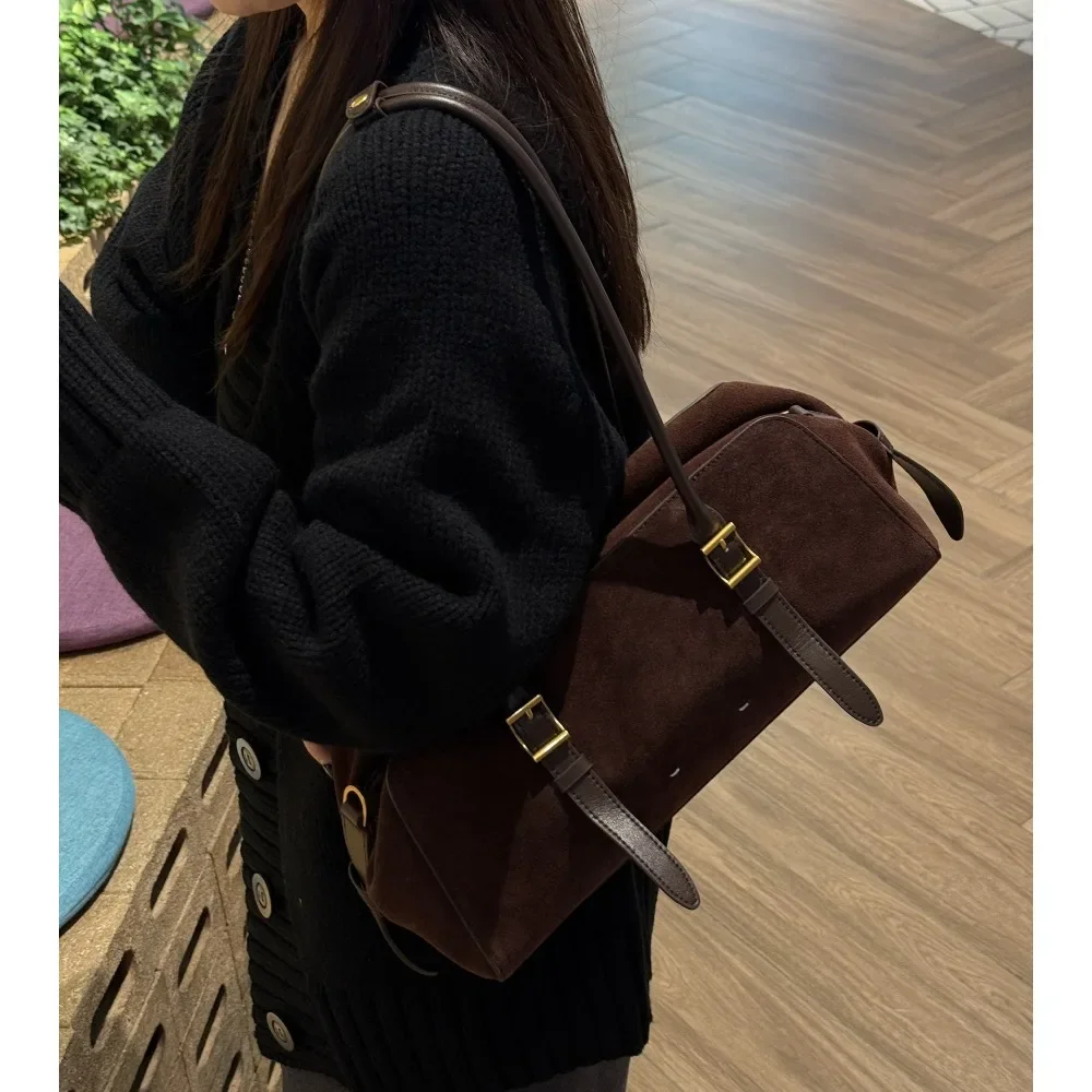 

2025 New Suede Boston Bag Maillard Style Fashion Method Mixed Bag Commuter Versatile Shoulder Messenger Bag Casual Versatile