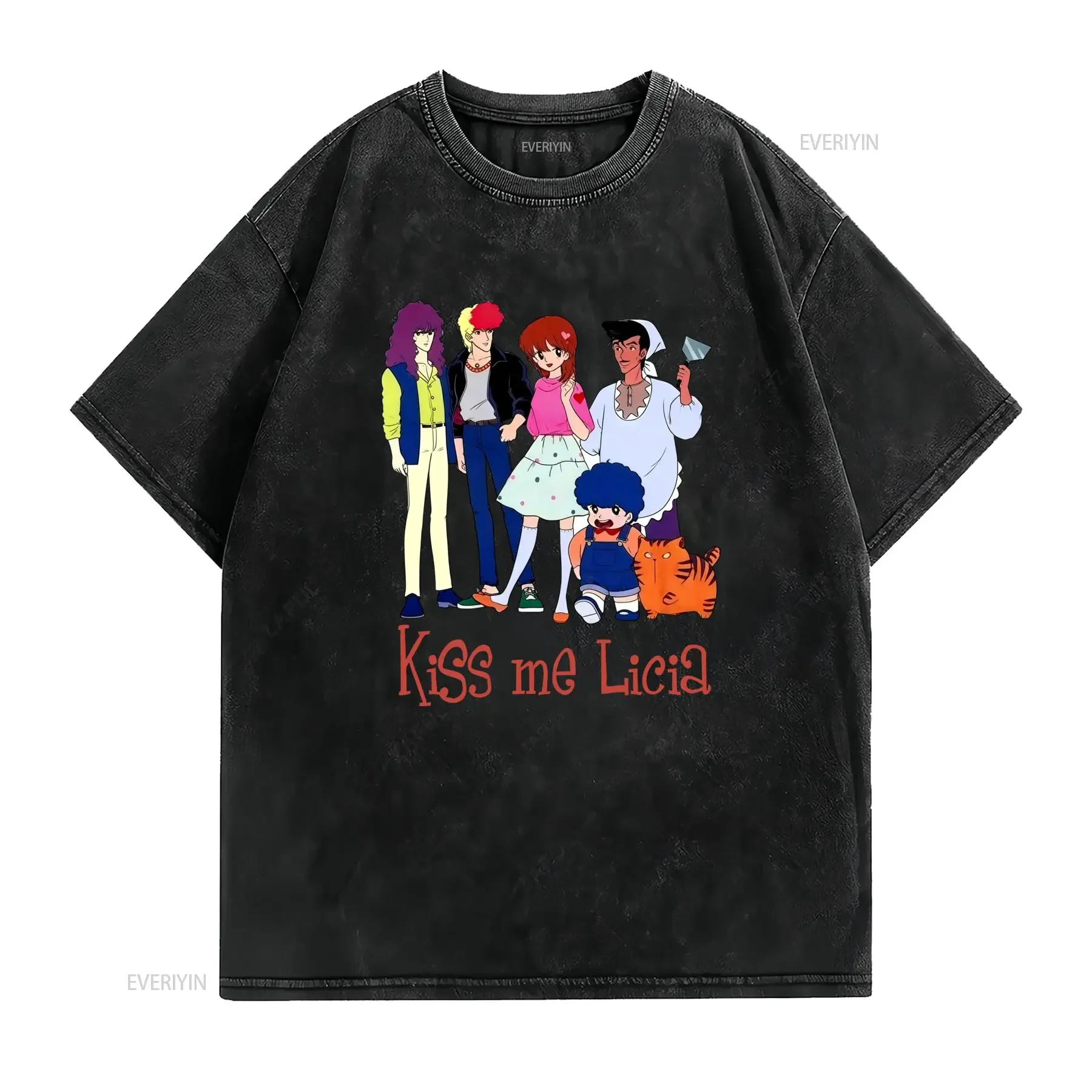 T shirt Homme Kiss Me Licia Cartoon Années 80 Cult Blanc Col Rond Décontracté avec Personnages Colorés Coupe Regular Confort