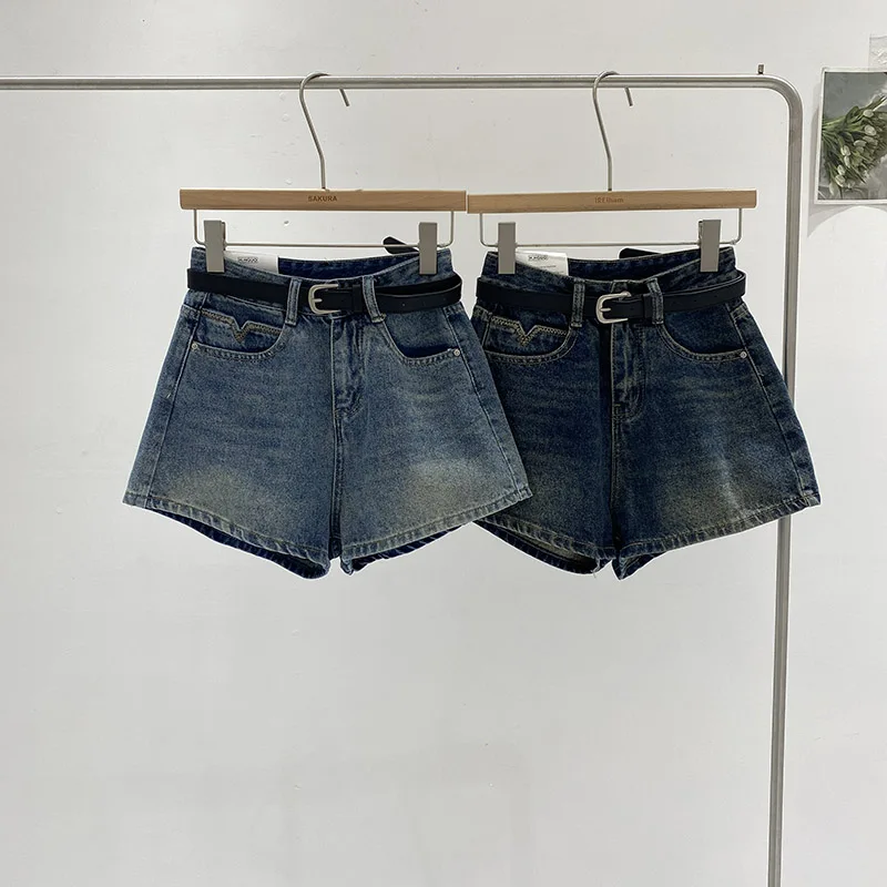 

Summer 2024 High Waist Wide Leg Short Jeans Chic Retro Sweet Cool Spicy Girls Miniature Jeans Shorts Women's Fashion