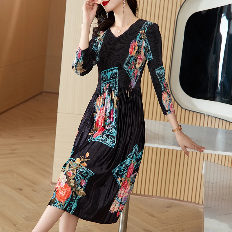 Pleated Print Dress 2023 Autumn/Winter New Silk Golden Velvet Elastic Loose Large Retro V-neck Slim Knee Length Dress