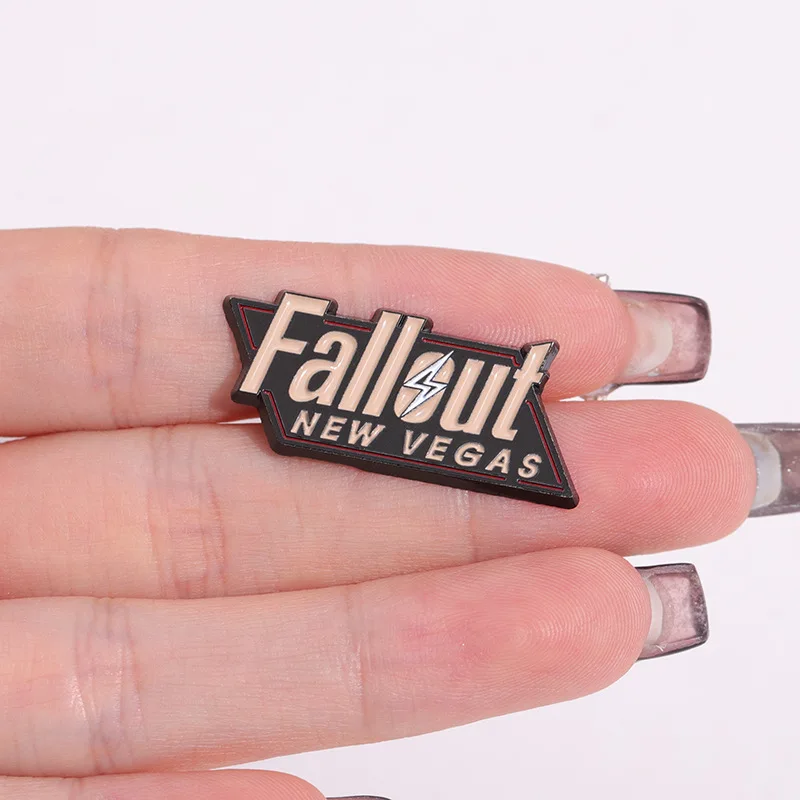 Juego Fallout nuevo VEGAS 4 insignia esmalte Pins broche letras de dibujos animados signo fresco solapa Pin mochila sombrero joyería regalo para accesorios de Fans
