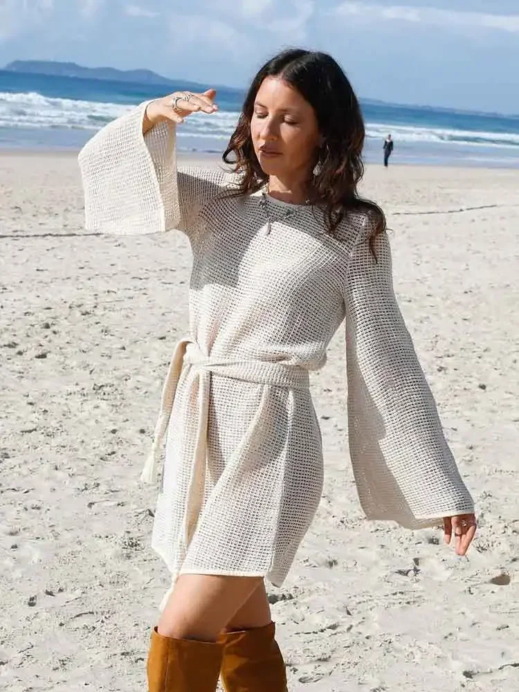 Kobiety Sexy Swimwear Cover Up Knit Cut Out Round Neck Bell Sleeve Beach Mini Dress Summer Seaside Tunic Casual Belted Outfit K24