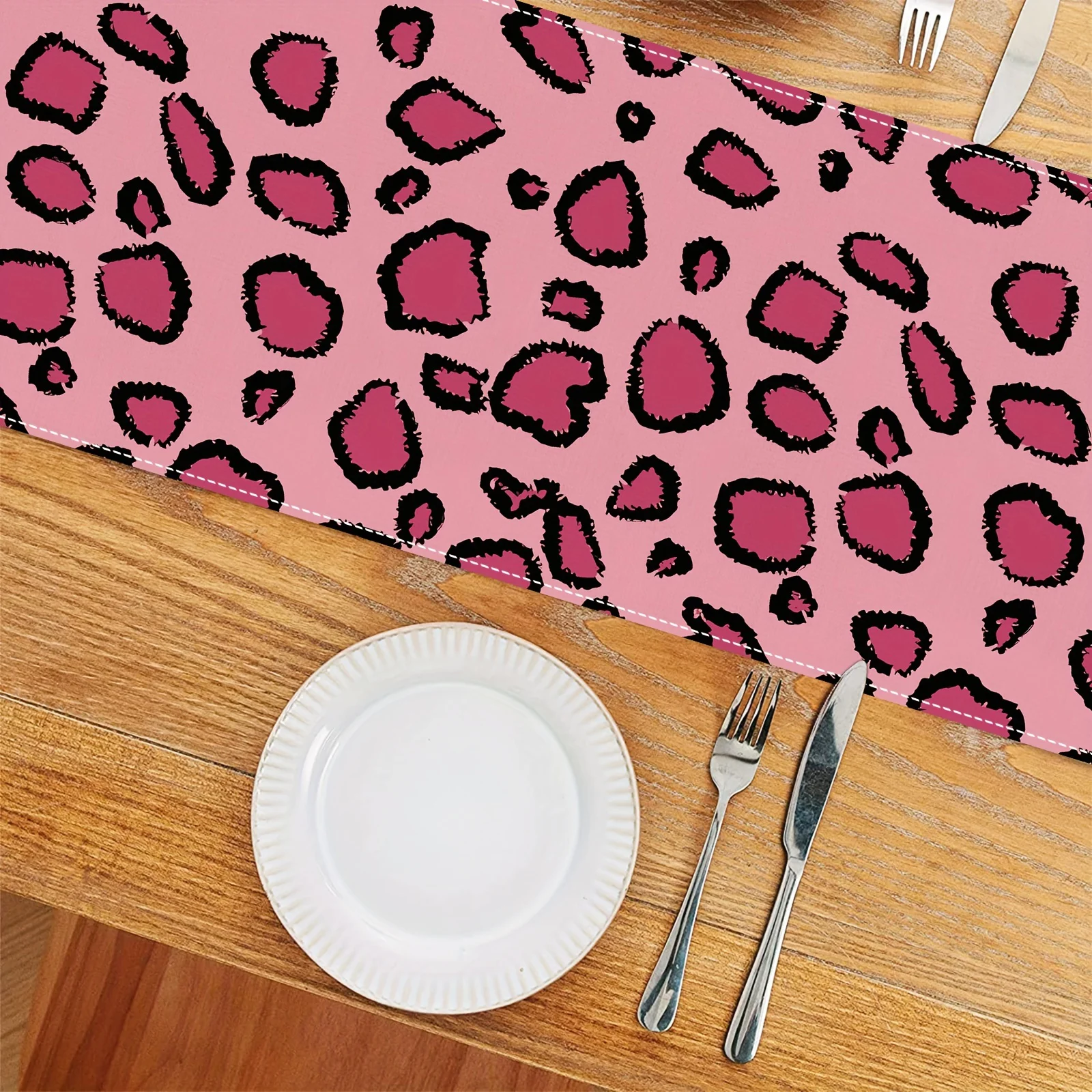 1pc Minimalist Art Spot Pink Table Runner is suitable for restaurant kitchen party decoration