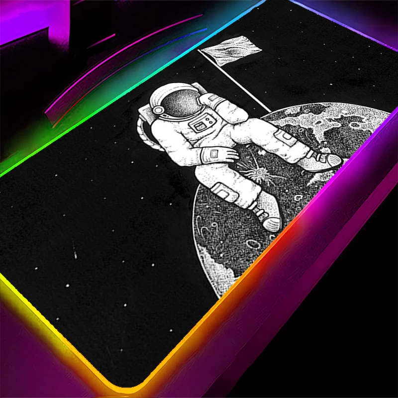 

RGB светодиодный коврик для мыши, коврик для клавиатуры ноутбука, нескользящий игровой коврик в стиле аниме, аксессуары для ПК, коврик для мыши, резиновый коврик для мыши с космическими астронавтами, настольный коврик