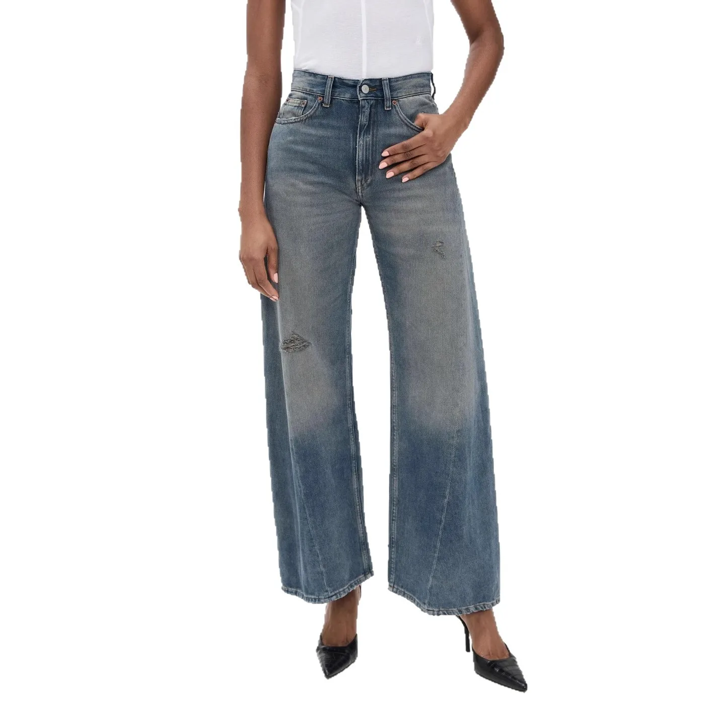 

Модные женские джинсы Maxdutti: расклешенные, рваные, с эффектом потертости, из 54% лиоцелла, со средней посадкой и эффектом скручивания на штанинах