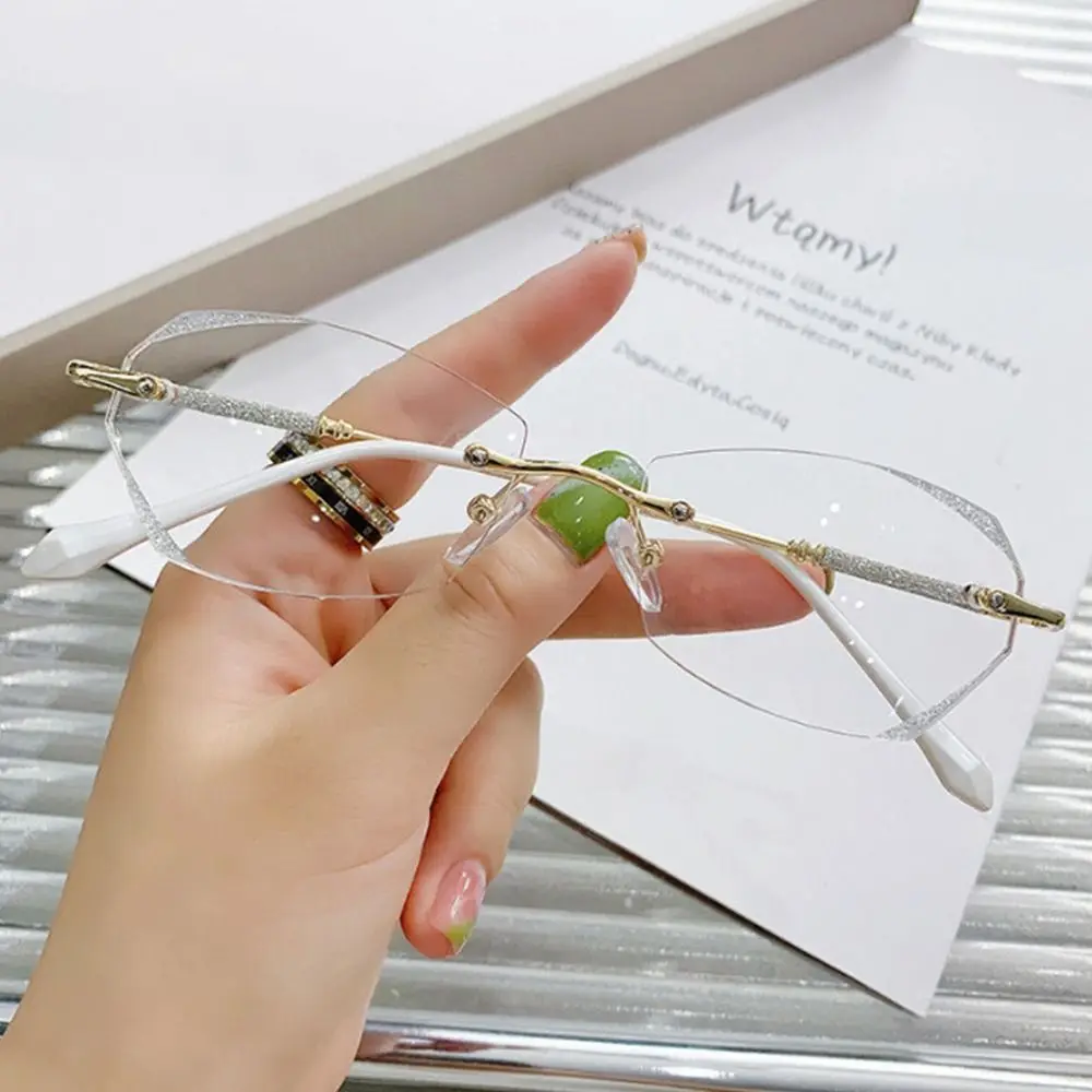 

Portable Diamond Shiny Ultra Light Frame Eye Protection Anti-Blue Light Eyeglasses Myopia Glasses