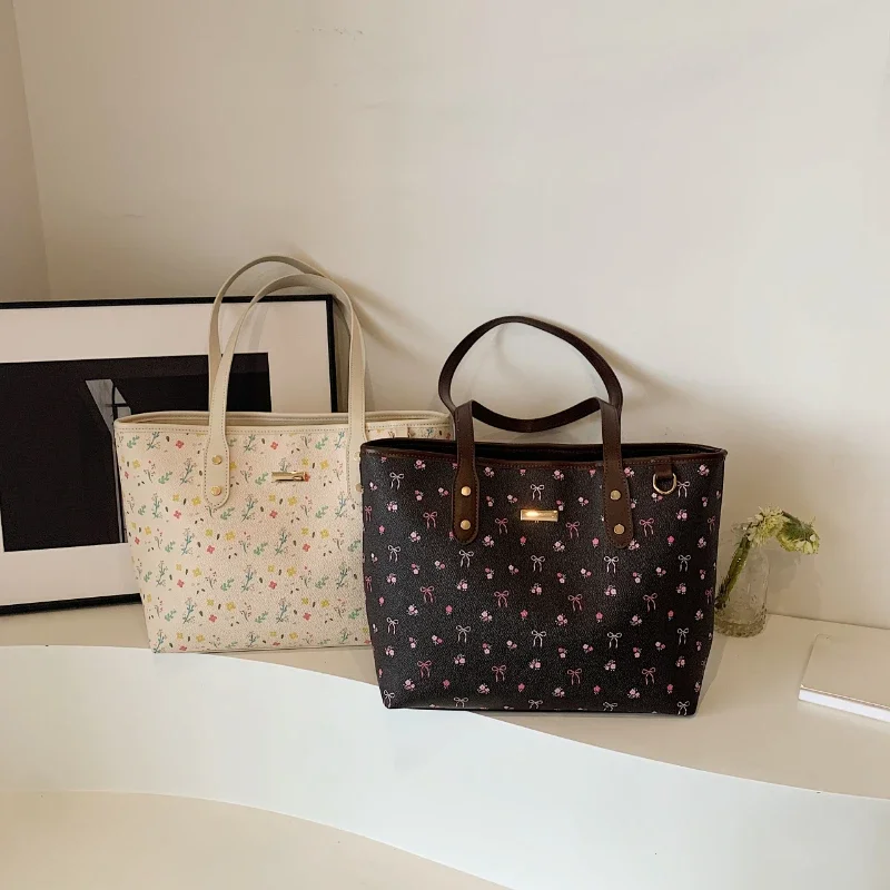 Bolsos de hombro de PU llenos de flores a la moda, bolsos de mano versátiles de gran capacidad con cremallera negra y blanca para ir al trabajo, informales, 2024