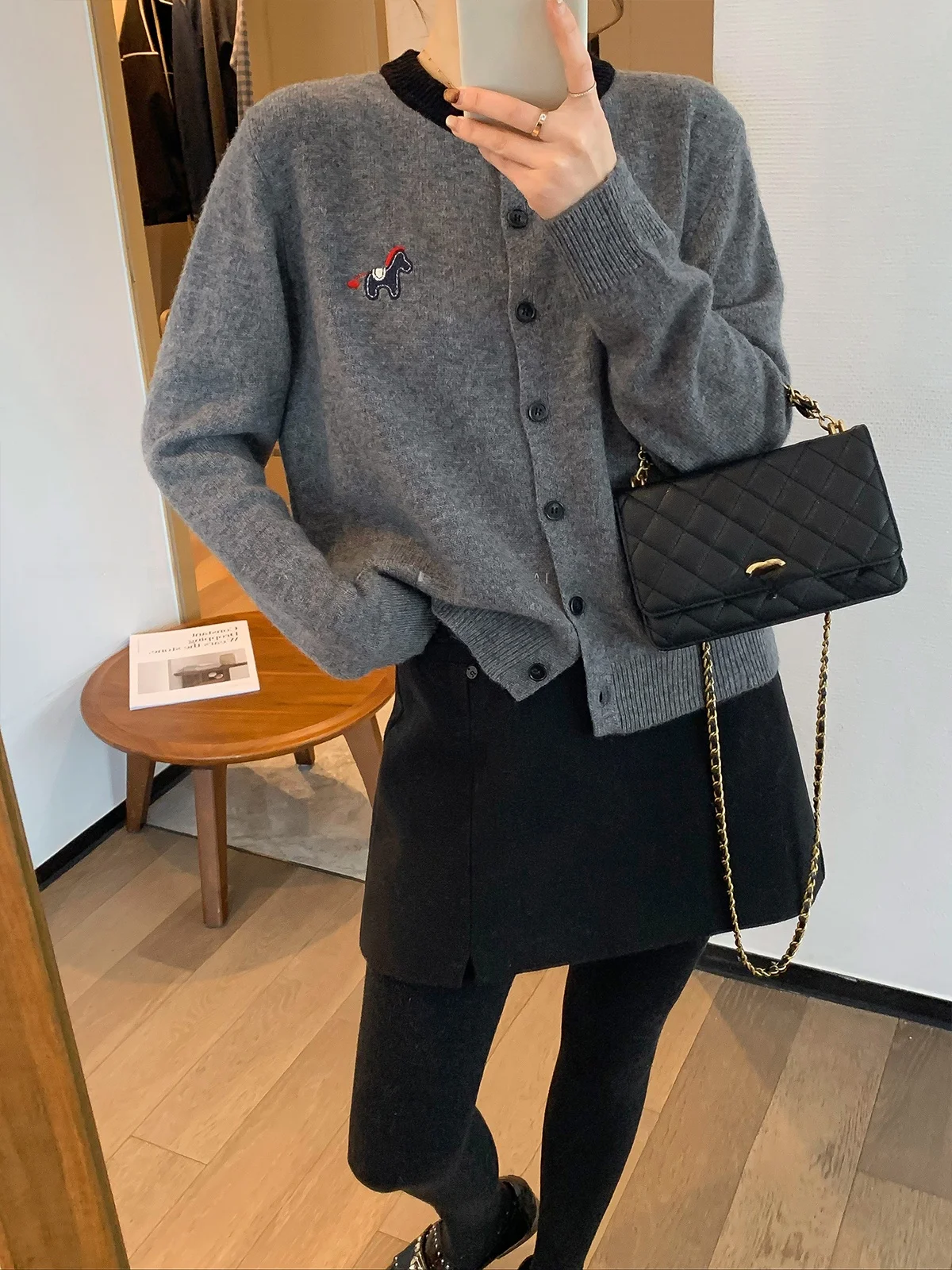 

Новый женский зимний вязаный кардиган Love Devil Fi Color Block в корейском стиле, теплый, с длинными рукавами, круглым вырезом, для повседневной носки