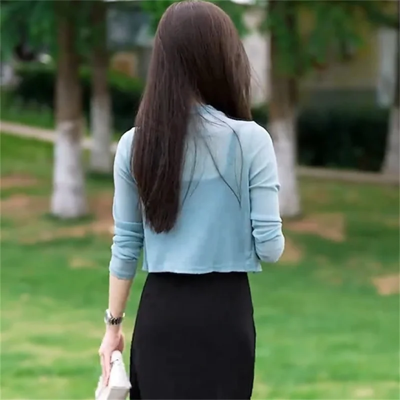 Nuovo 2025 Cappotto con scialle da donna Moda estiva Chiffon di seta ghiacciata Protezione solare Giacca corta dimagrante Top Cardigan Capispalla