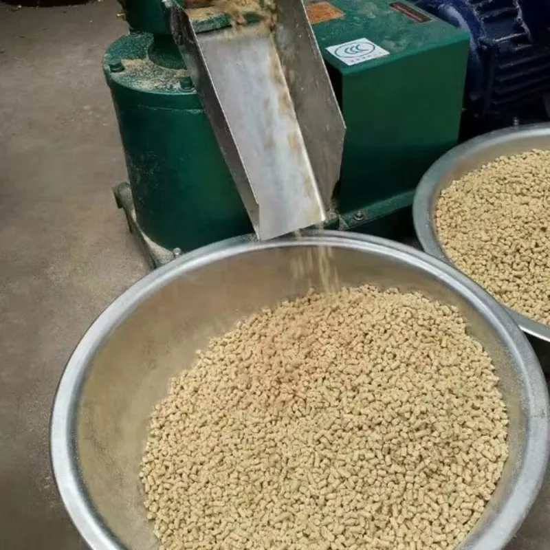 [الأكثر مبيعا] أرنب فودر الذرة القش بيليهاتي ماكينة تغذية المحرك بيليه مطحنة