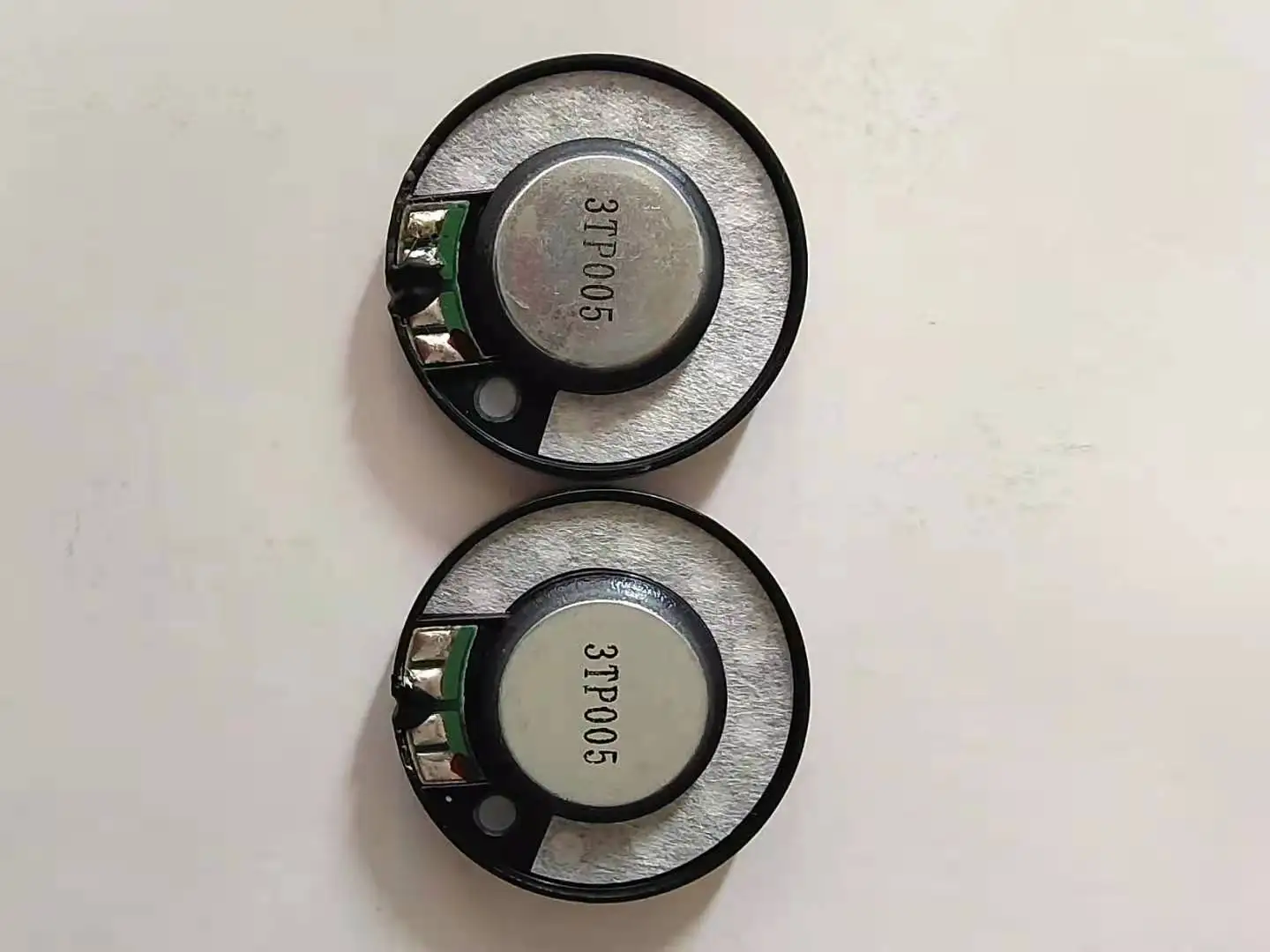 ชุดลำโพงหูฟังมอนิเตอร์ขนาด40มม. 24ohm ระบบไฮไฟไดรเวอร์หูฟังสวมศีรษะไบเลี่ยมเมมเบรนนีโอดิเมียมมีระยะห่างที่ดี2ชิ้น