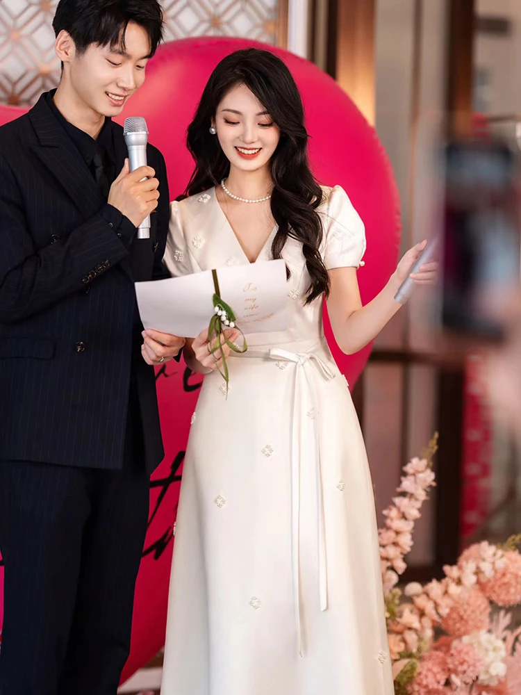 

Ele White Satin Birthday Par Dr Wedding Gown Host Travel Outfit Light Wedding Dr Vintage Sle Indoor Hotel Scene