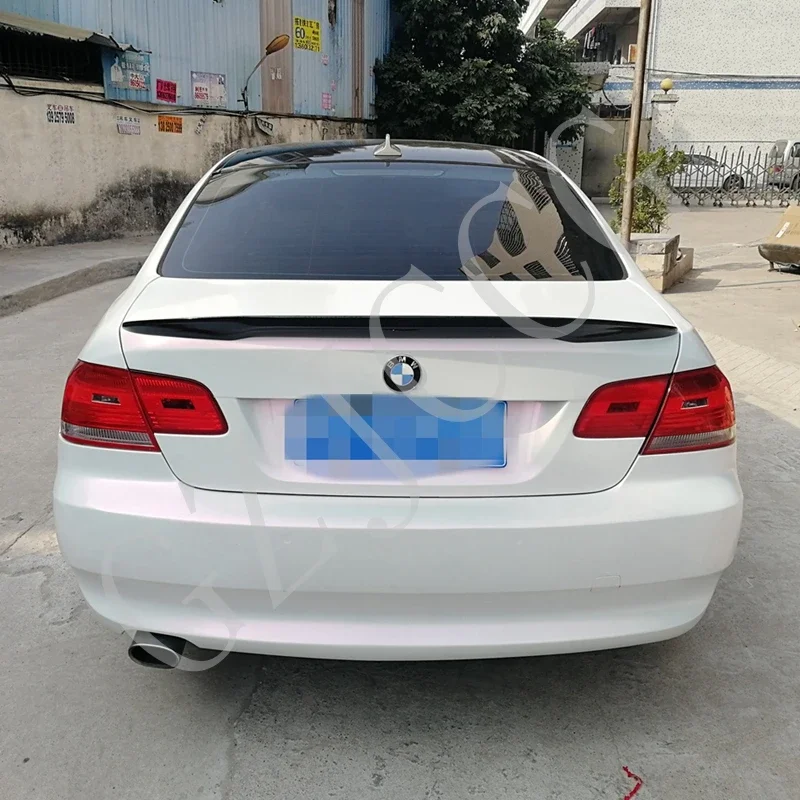 For BMW E92 E93 Series 2 Door E92 M3  ABS material black and white carbon fiber pattern spoiler P Style 2005 - 2012