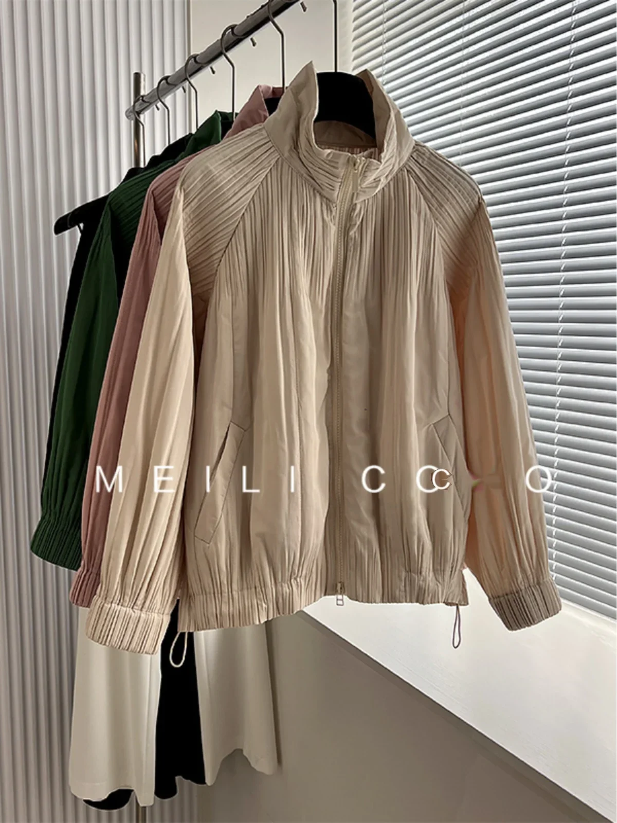 Miyake Solid Color Standing Pocket Nine Sleeve Design Women\'s Jacket 2024 Autumn New Standing Collar Slim Zipper Pleated Top