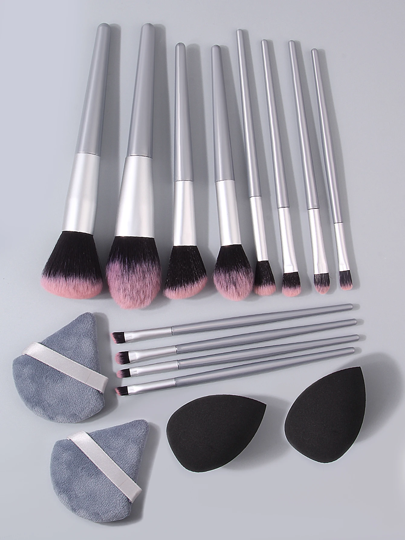 4/12/16PCS Beginner Makeup Tool set: 12PCS soft-bristled makeup brushes +4PCS super soft makeup sponges for daily portable use